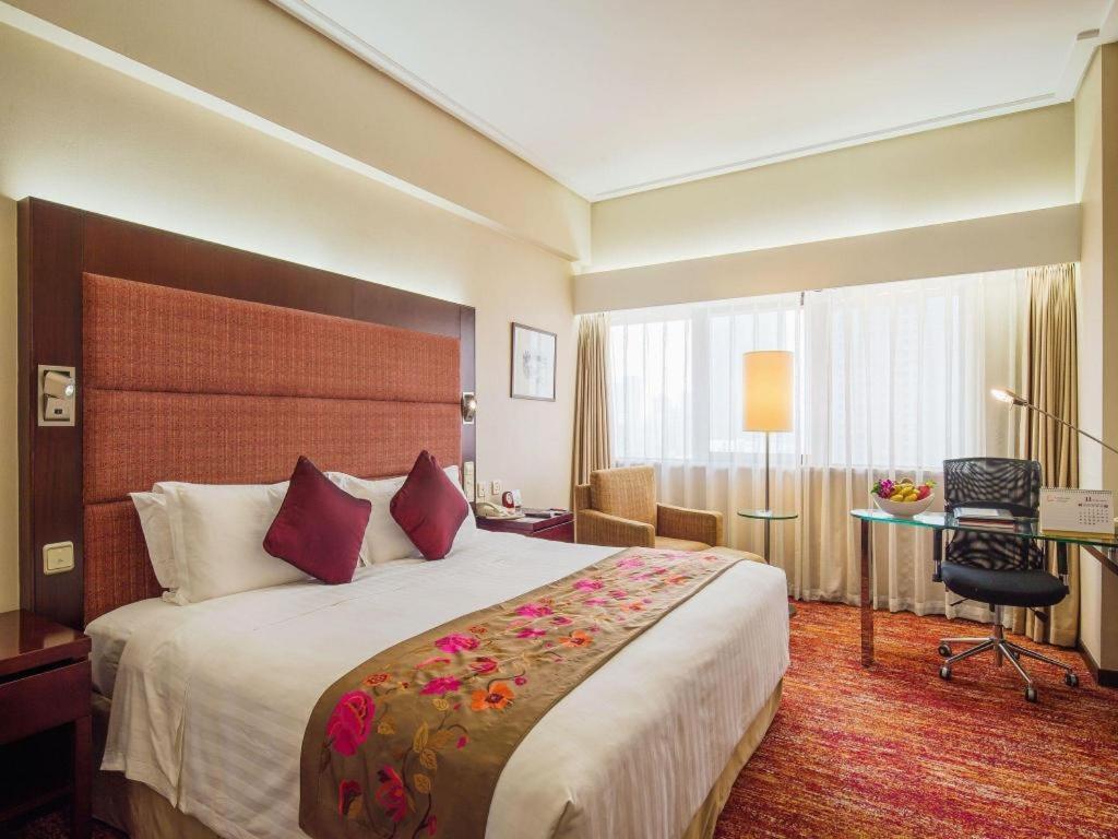 Dalian Grand Continent International Hotel Exterior photo